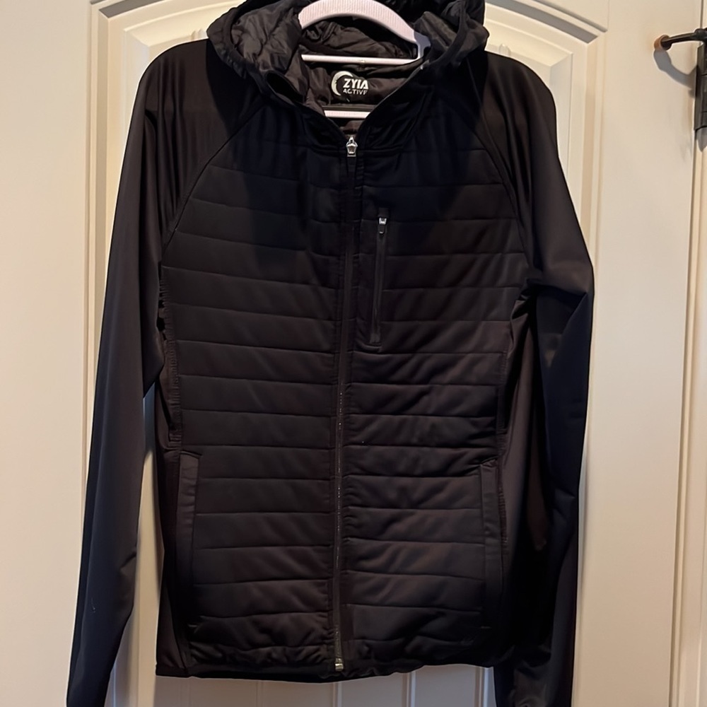 ZYIA black lightweight quilted zip jacket mesh side panels great staple size S